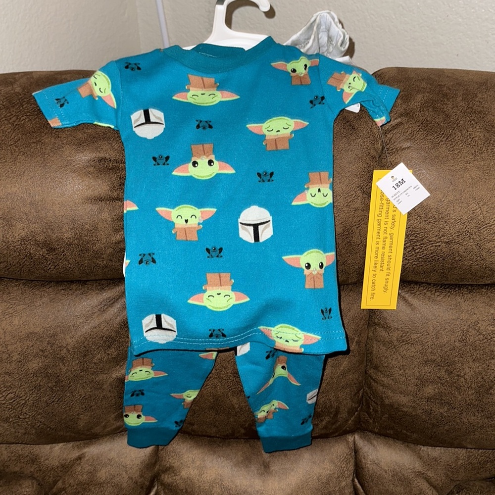 7 complete pajama sets - Picture 5 of 8